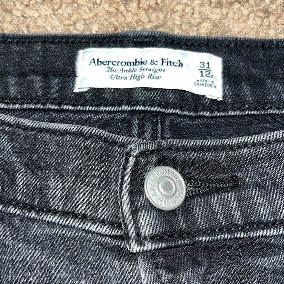 Abercrombie & Fitch Ankle Straight Ultra High Rise Distressed Jeans Black 31 12R - Picture 10 of 11
